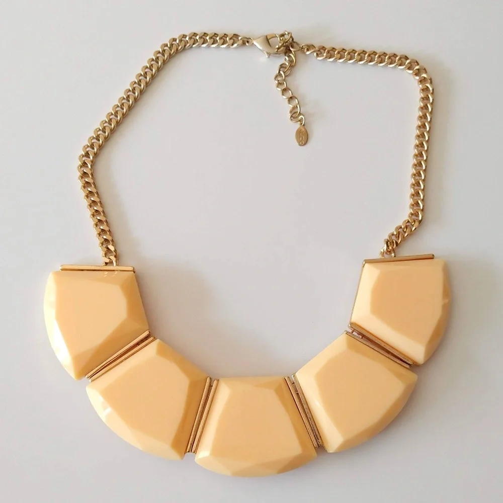 Cream flat beaded necklace